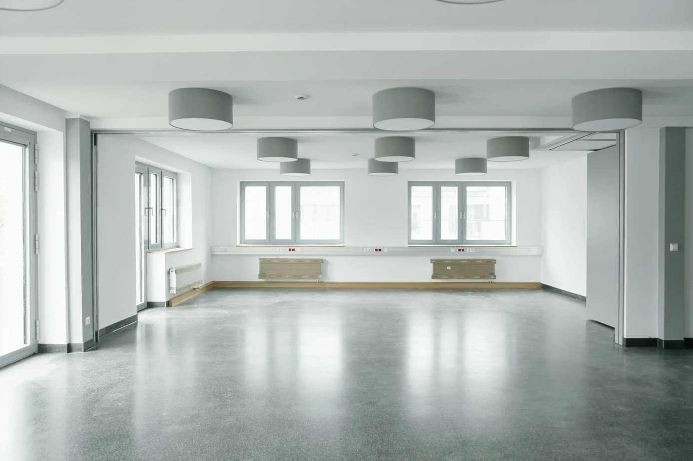 Akoestische paneelwand in collegezaal